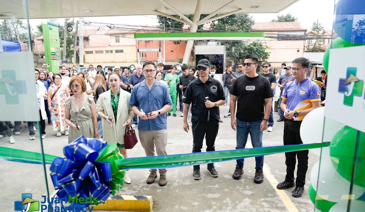 Crowd gathered for the ribbon cutting of a JuanMeds branch